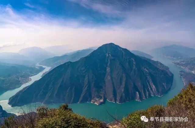登三峡之巅 瞰瞿塘盛景