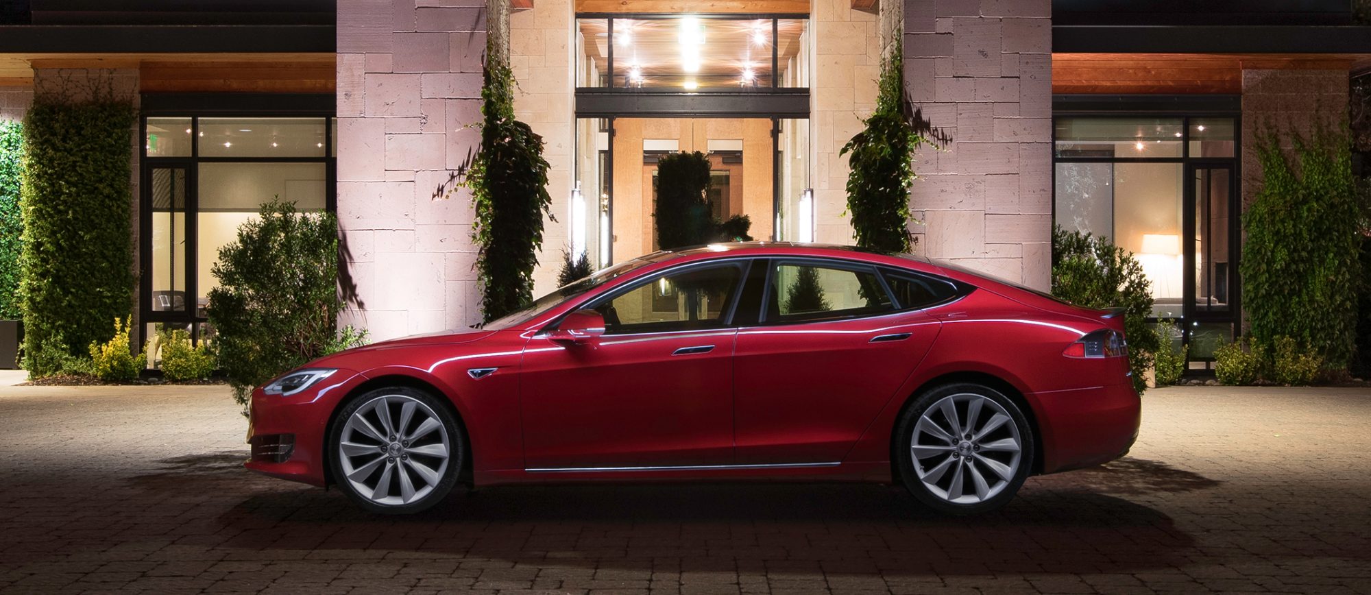 特斯拉下月停售最便宜Model S车型：起价仅6.8万美元
