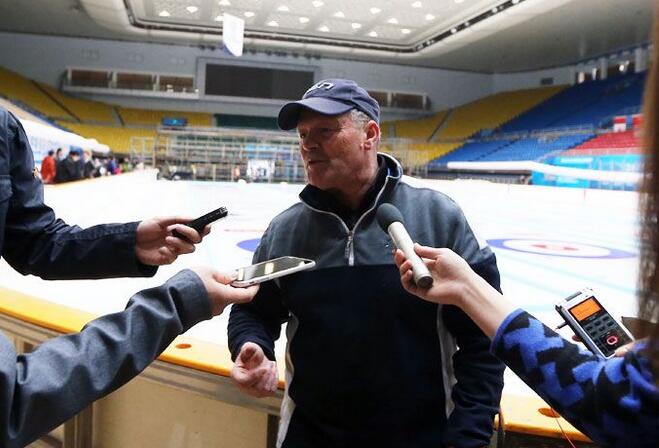 首都媒体探访赛事筹备 女子冰壶世锦赛18日开