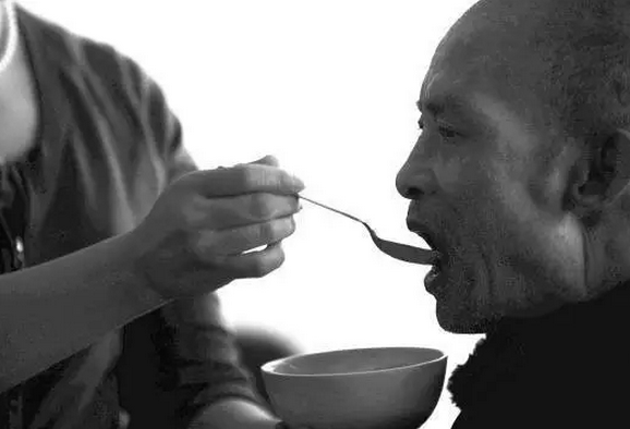 宿迁率先为失能特困老人 雪中送炭建造温馨家