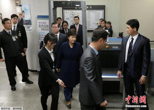 朴槿惠狱中第二次受讯 是否与崔顺实当面对质受关注