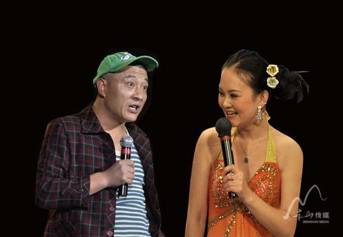 “赵四”被曝出轨女大学生 回顾昔日与娇妻恩爱照