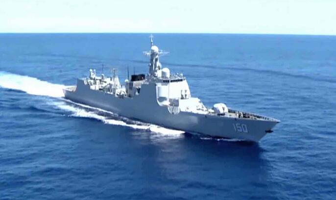 中国海军编队经宫古入西太 妥善应对外军舰机跟踪