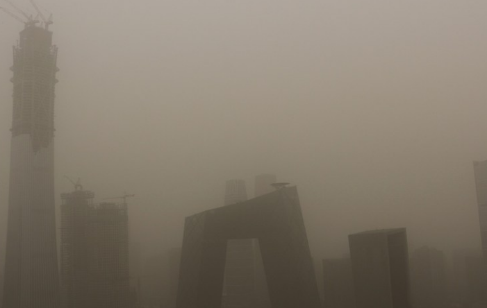 沙尘来袭 北京大部PM10破2000全市严重污染
