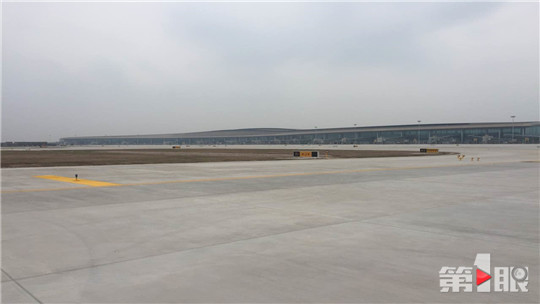 重庆能起降全球最大飞机了 江北机场第三跑道完工