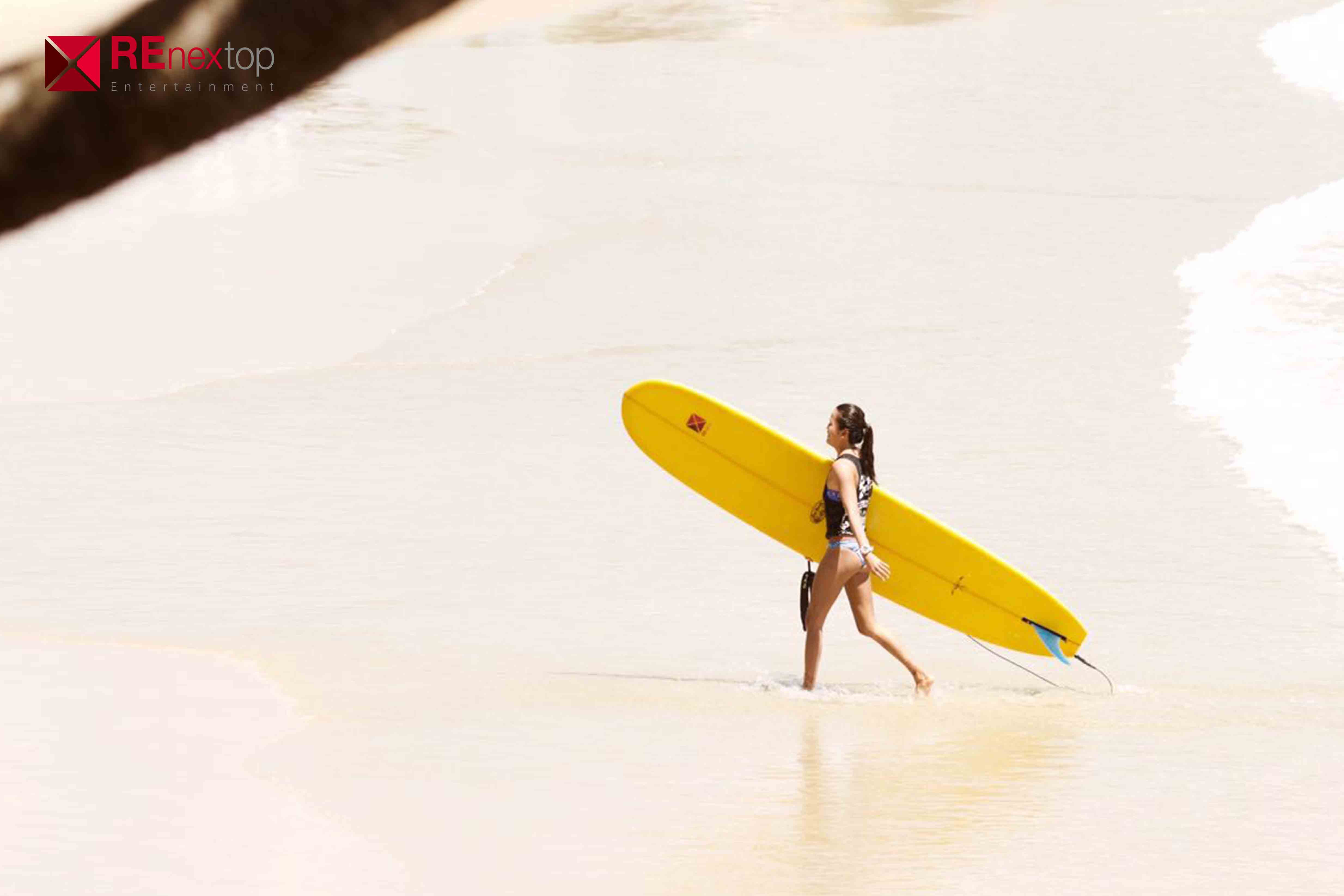 Girl Surfing Wallpapers (67+ images inside)
