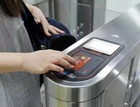今天起广州全线地铁可刷手机或信用卡 还享62折优惠