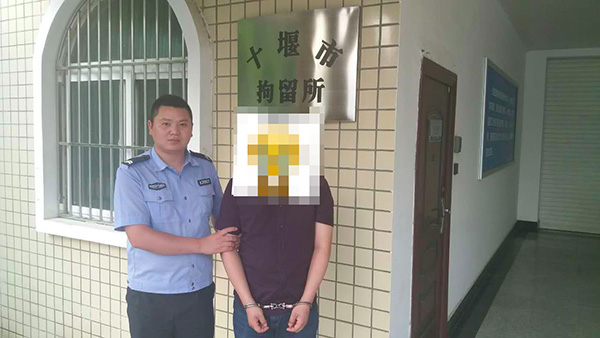 北京男子飞机降落时拒关手机辱骂空乘 被行拘5日