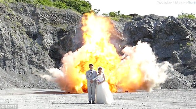 大爆炸做背景 日本夫妇的婚纱照还能这样拍(组图)