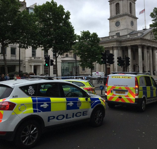 英国特拉法尔加广场发现可疑物 现场已被封锁