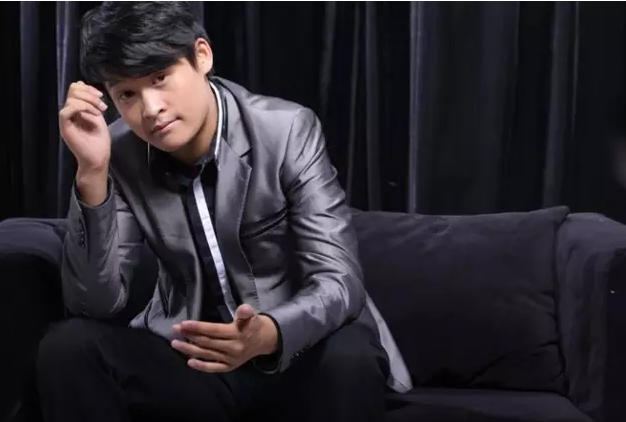 欧凯龙20周年火爆来袭!乌兰图雅和小沈龙来助阵