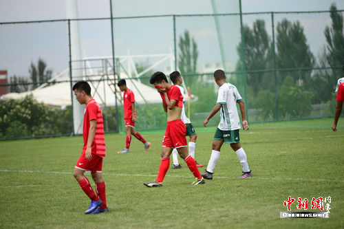 中国中学队输巴西俱乐部队0-16 对手：别在意比分