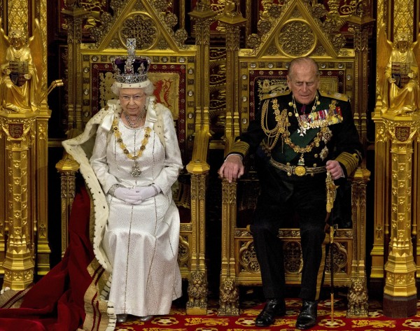 英国女王计划95岁退休 查尔斯王子或将摄政