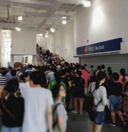 市民购物热情高涨,南京首家山姆会员店开业盛