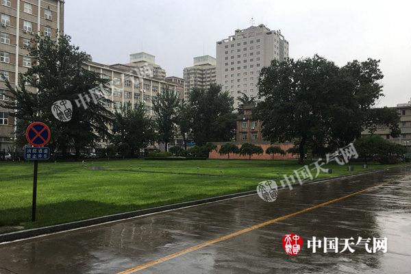 北京降雨今天上午减弱结束 早高峰仍会受到影响