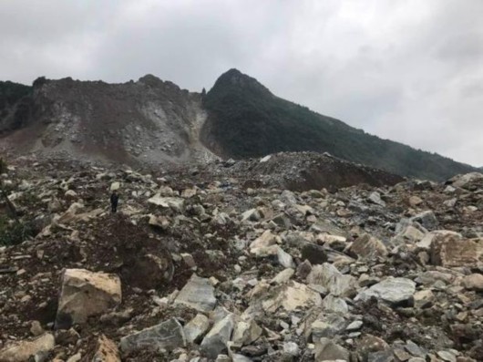 贵州毕节发生山体垮塌 有人被困伤亡不明