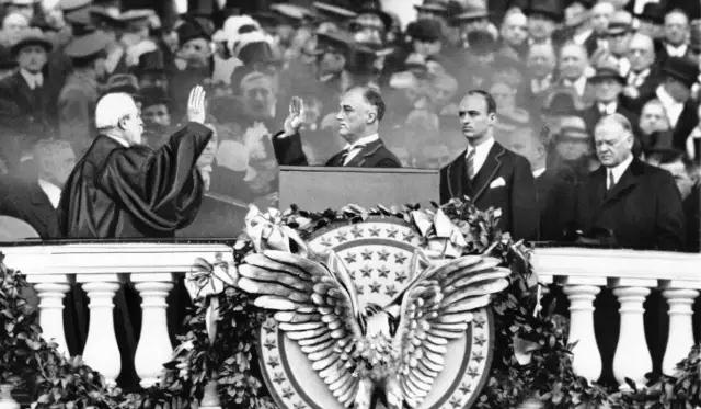 1930年经济大萧条_1930年代经济大萧条下的美国(3)