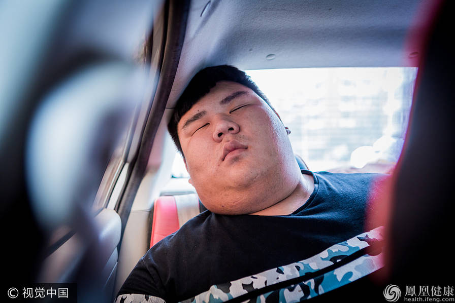 天津男孩病后离奇爆肥 每天睡18小时还困
