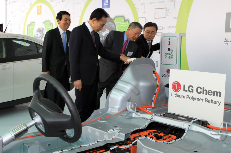 LG波兰开建欧洲最大锂电池工厂 可供10万辆汽车使用