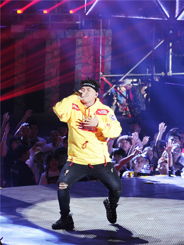 曾公开Diss黄子韬 凭实力说话的艾福杰尼太讨人喜欢了!