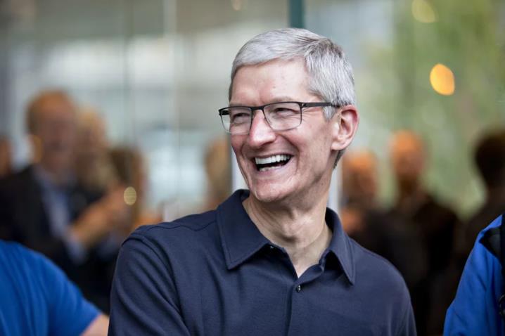iPhone X发售 苹果CEO库克腰包鼓了3400万美元