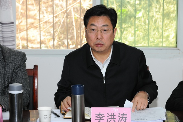 西安市法院党组书记院长李洪涛赴临潼区扶贫联系点宣讲十九大精神