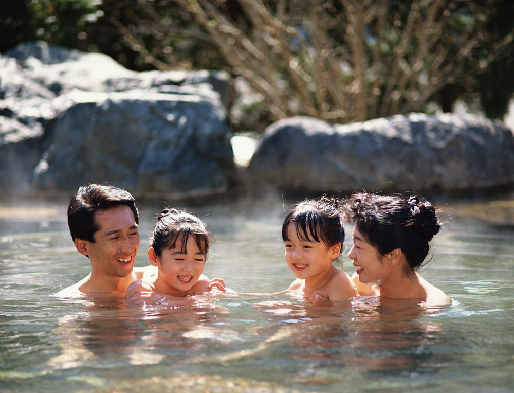 如何在“温泉王国”日本感受最地道的泡汤乐趣？ | 嗜住