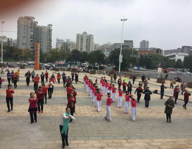 赣州章贡区开展广场舞健身培训