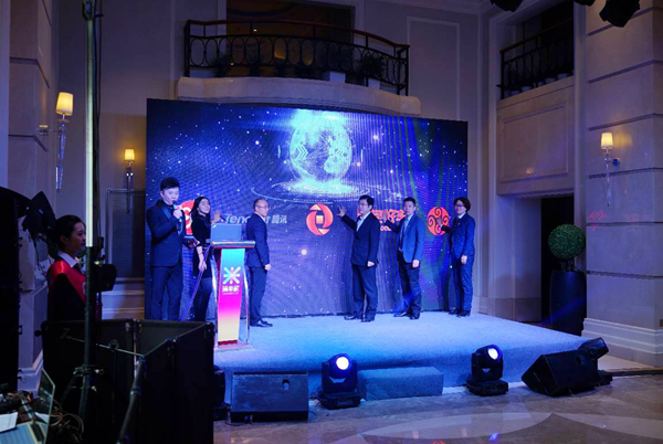 郑州银行举行小微金融战略客户发布会