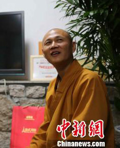 贤书法师:放下痛苦怨恨 其实很简单