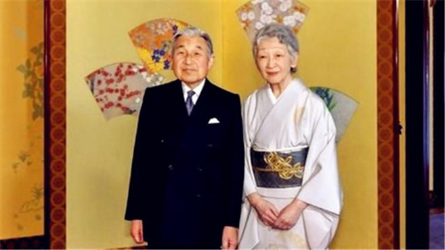 南方的猪第一次看见雪 组团滑冰把自己累瘫