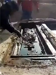 古墓开棺 内藏3尸骨和黑色液体