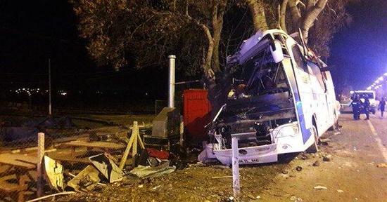 土耳其巴士撞树 造成至少11人死亡46人受伤