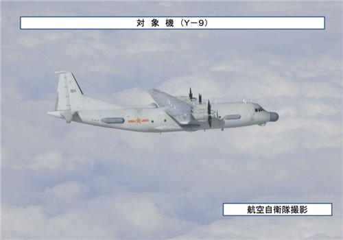 中国军机赴日本海 日自卫队战机紧急起飞跟踪拍摄