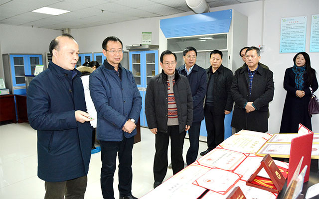 省委组织部副部长徐忠一行来东华理工大学看望陈焕文教授并出席座谈会