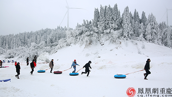 gdp滑雪_滑雪图片卡通(3)