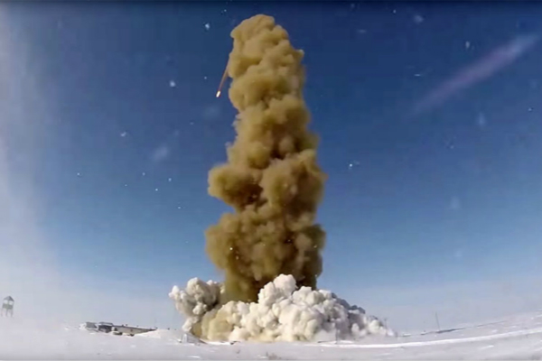 俄罗斯宣布成功试射反导导弹 现场震撼画面曝光