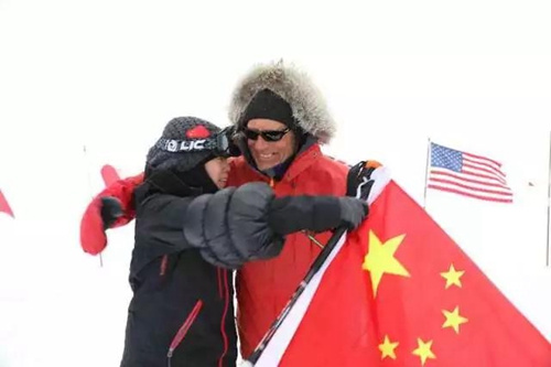 80后女孩辞去国企工作 越野滑雪52天征服南极