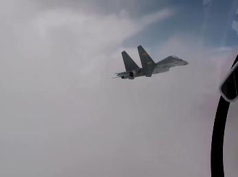 空军发布歼-16战机宣传片、纪念封 飞行画面披露