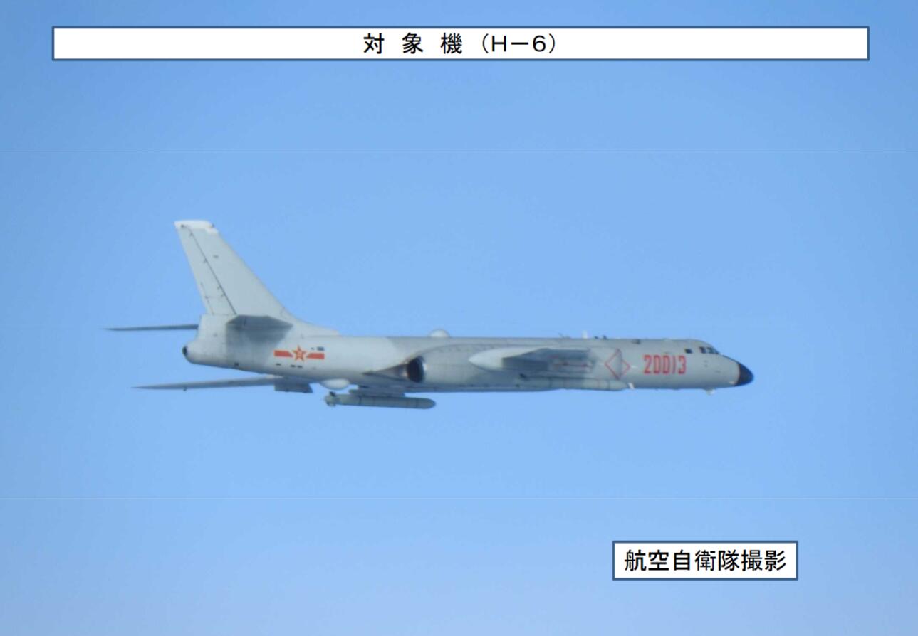 配合台海军演，解放军2架轰6K昨日绕飞台湾岛