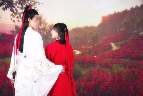 又是别人家 全班凑钱为班长自制古风婚纱照