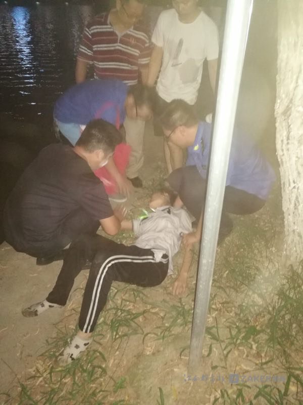 南昌县一高中女孩公园溺水 管理员救人累到虚