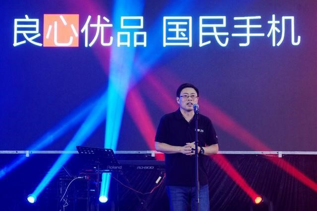 联想手机牵手朱一龙,热恋之外另有隐情?真相居