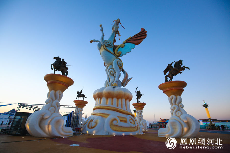 河北丰宁:中国马镇冰火节冬游盛宴燃情启幕