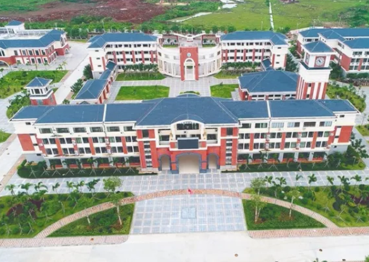 临高的GDP_海南临高女生打架扒衣