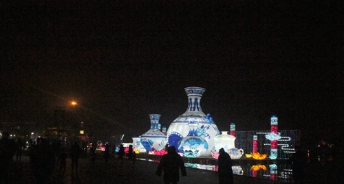元宵佳节闹花灯 璀璨夜景绿博园