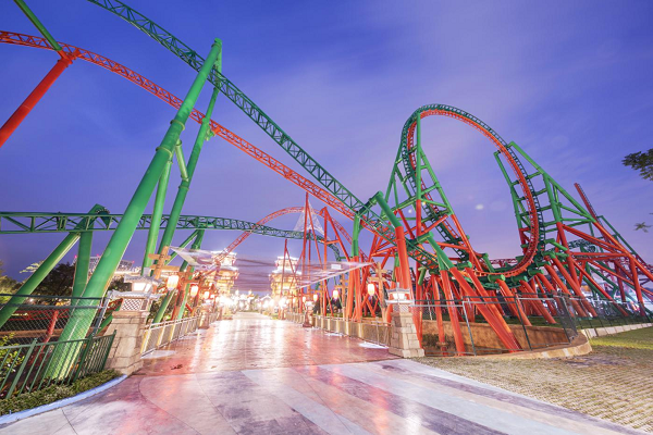 尖叫解压嗨动一夏 融创乐园过山车挑战赛激情