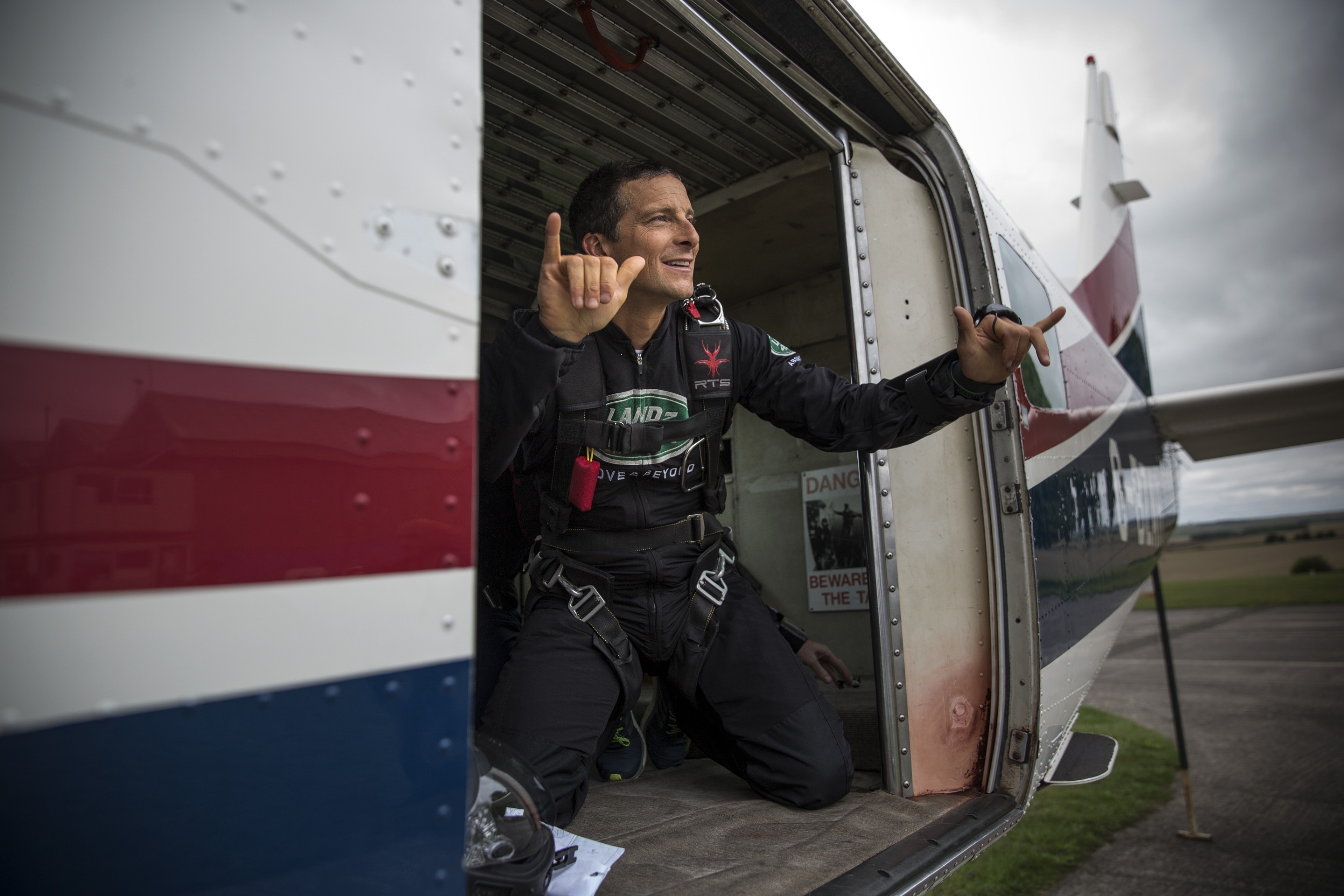 路虎全球首创智能座椅折叠技术完成测试