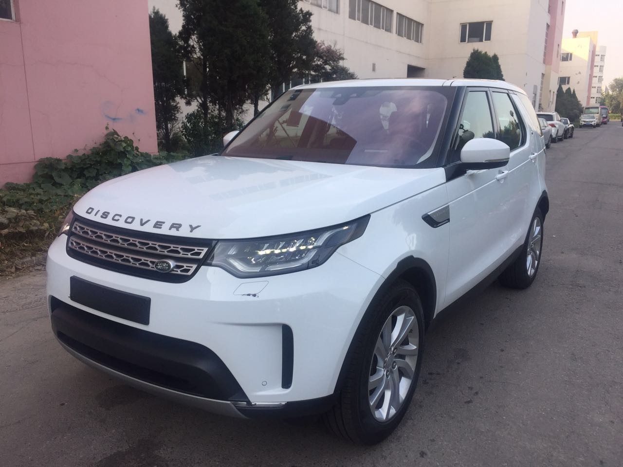 路虎加版发明五现车到店最低售价68万起售