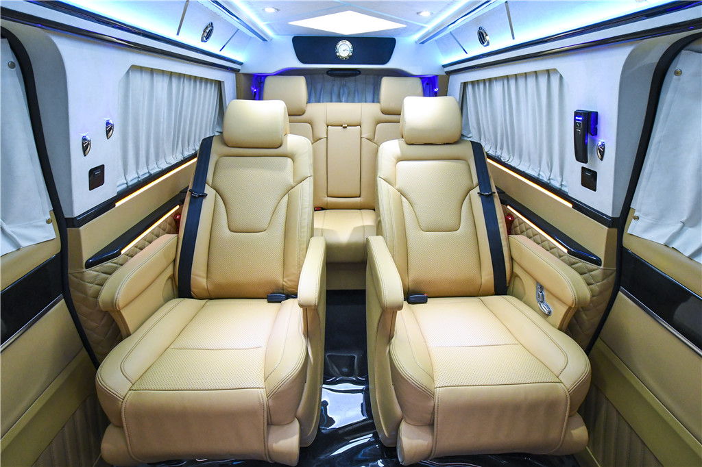 丽水奔驰v260升级改装7座商务车落地价 高经理 ：19967484301